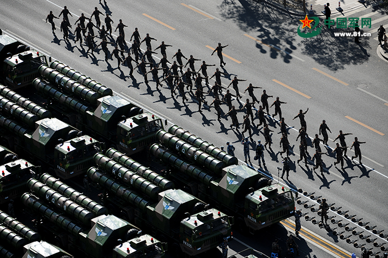 鸟瞰阅兵装备方队:大国气魄 绝对震憾