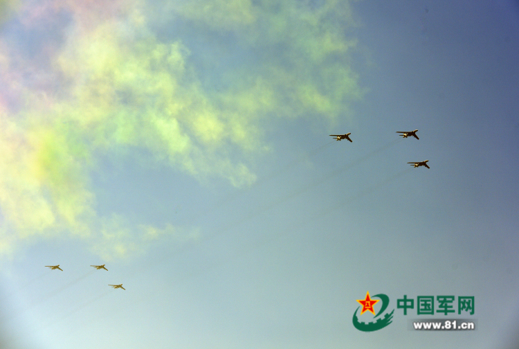 梦幻般的战鹰:空中梯队炫美大片来袭