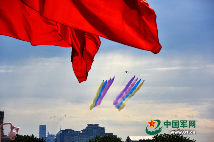 梦幻般的战鹰:空中梯队炫美大片来袭