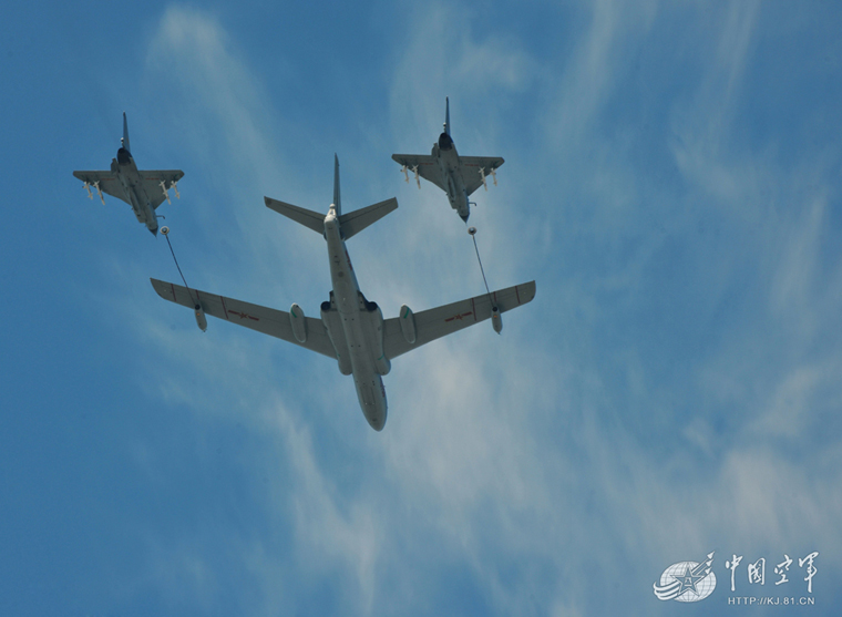 梦幻般的战鹰:空中梯队炫美大片来袭