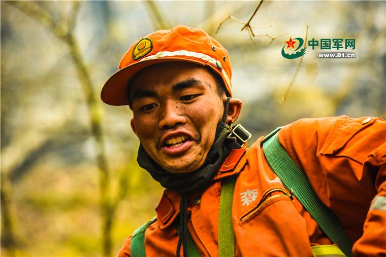 森林卫士成泥塑雕像,我为你动容!