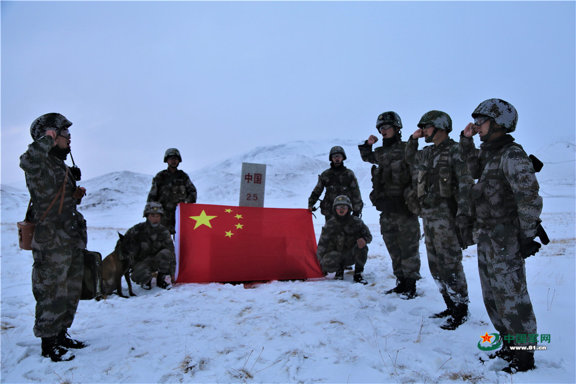 在风雪中巡逻有多艰险?这群边防战士知道