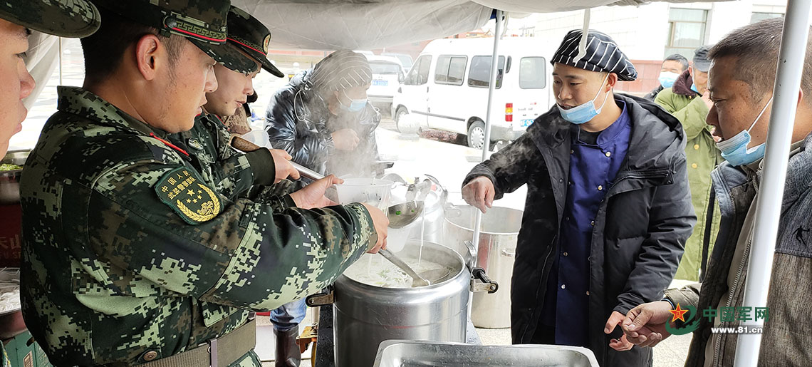 争分夺秒,武警官兵持续奋战抗震救灾一线