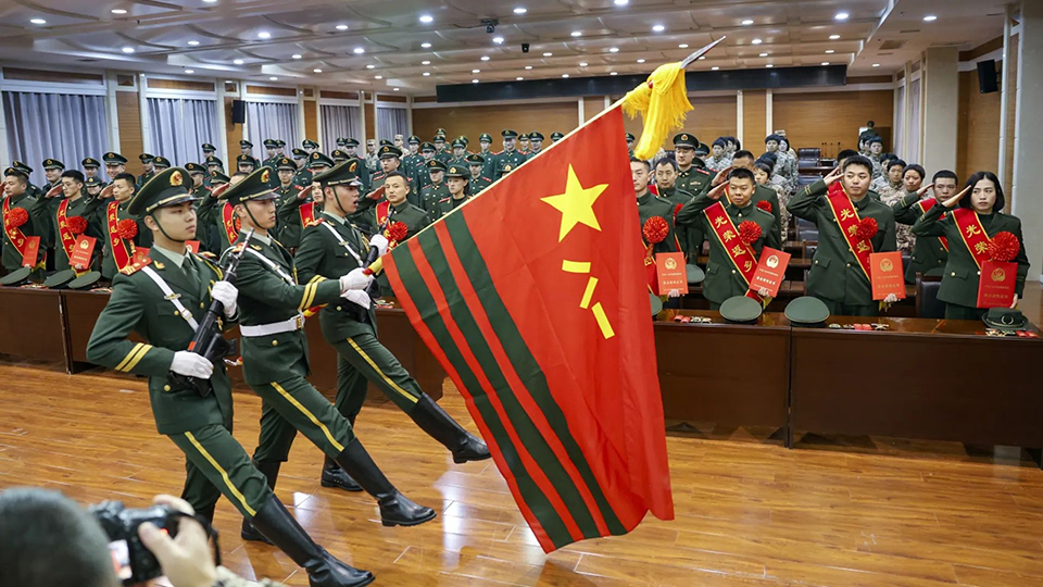 高清大图丨武警甘肃总队机关直属队举行欢送退伍老兵仪式