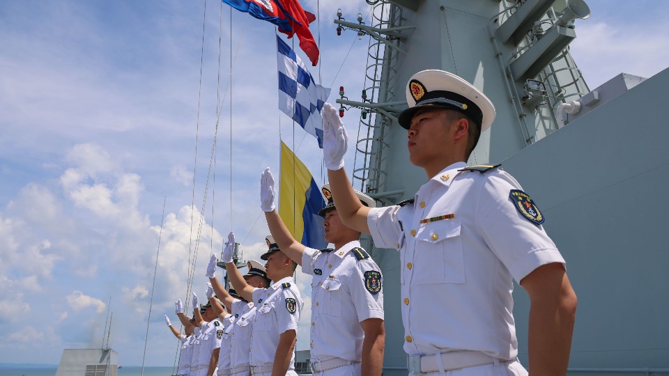 海军83舰编队对柬埔寨进行友好访问