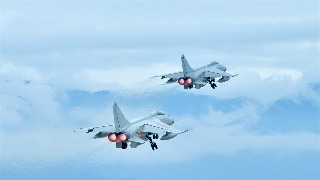 向战而飞！空军航空兵某旅开展跨昼夜飞行训练
