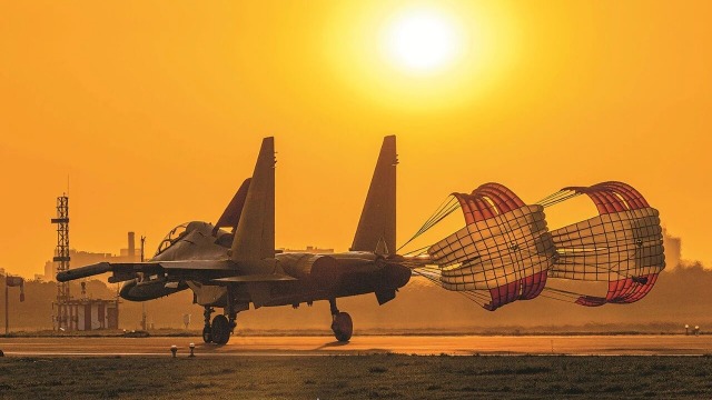 “换”醒战斗力丨战鹰披霞