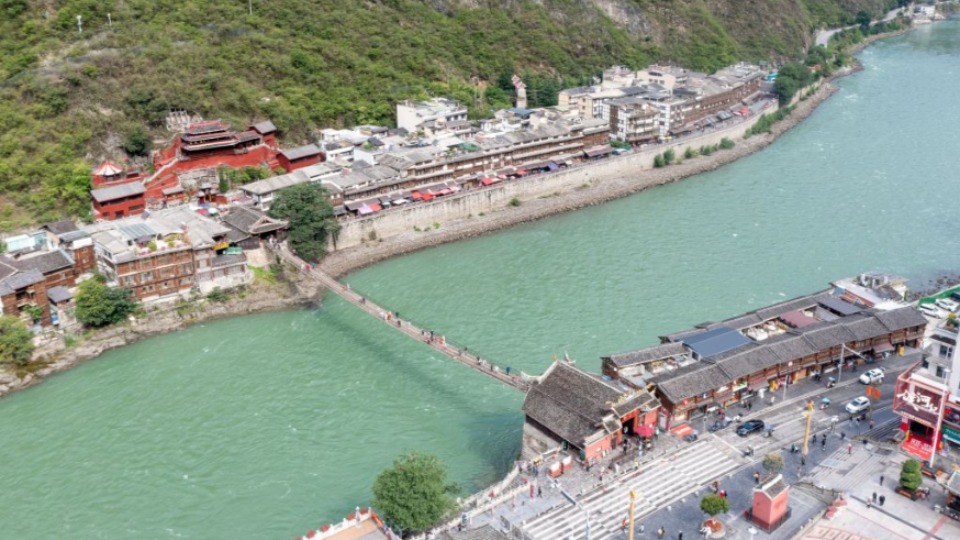 红军飞夺泸定桥纪念馆：永不褪色的红色丰碑
