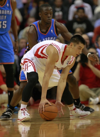 篮球--NBA常规赛:火箭主场负雷鸣