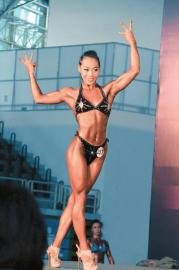 川师大女生获健美赛大奖 获赞“金刚芭比”(图)