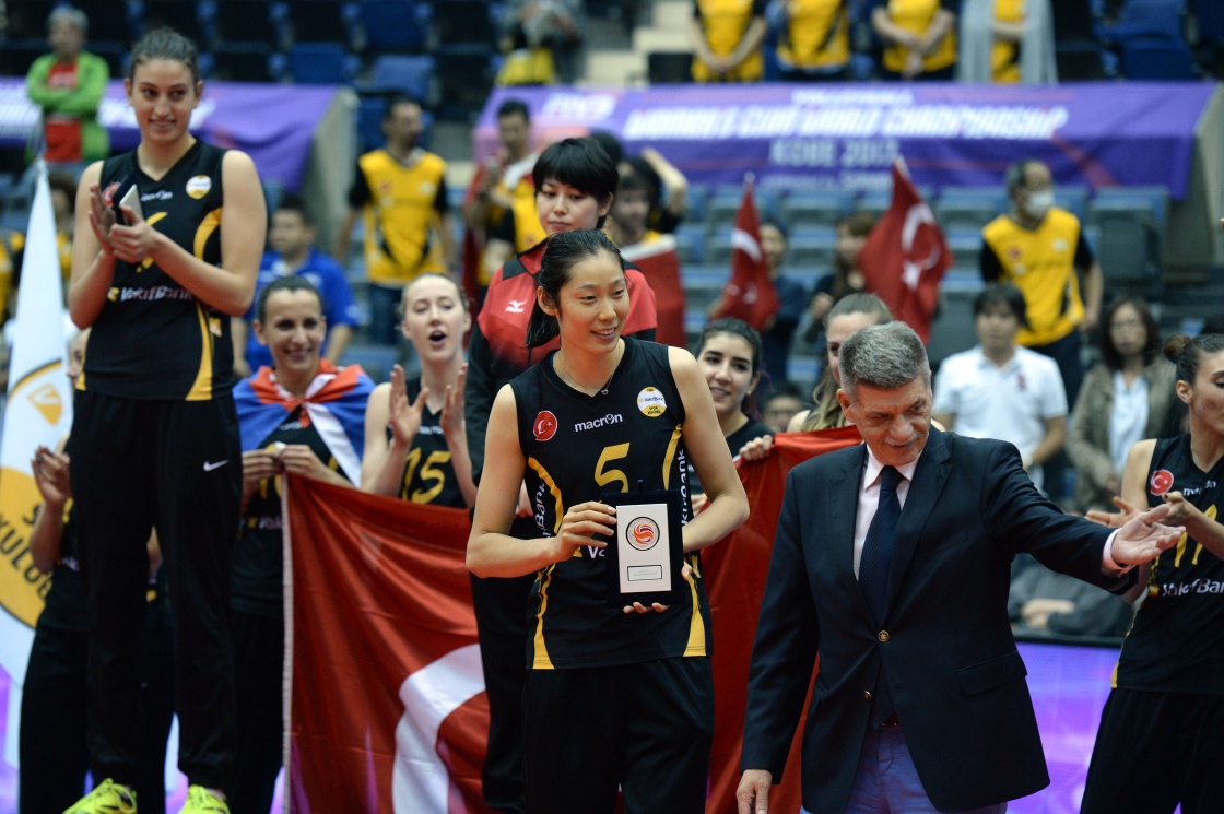 女排世俱杯:土耳其瓦基弗银行夺冠 - 中国军网