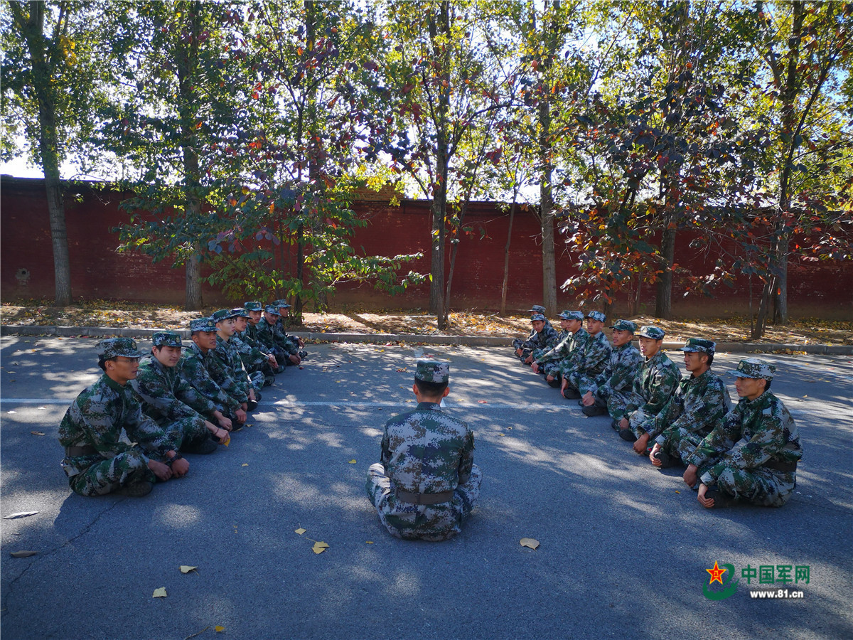 国家田径队赴军事体育训练中心军训