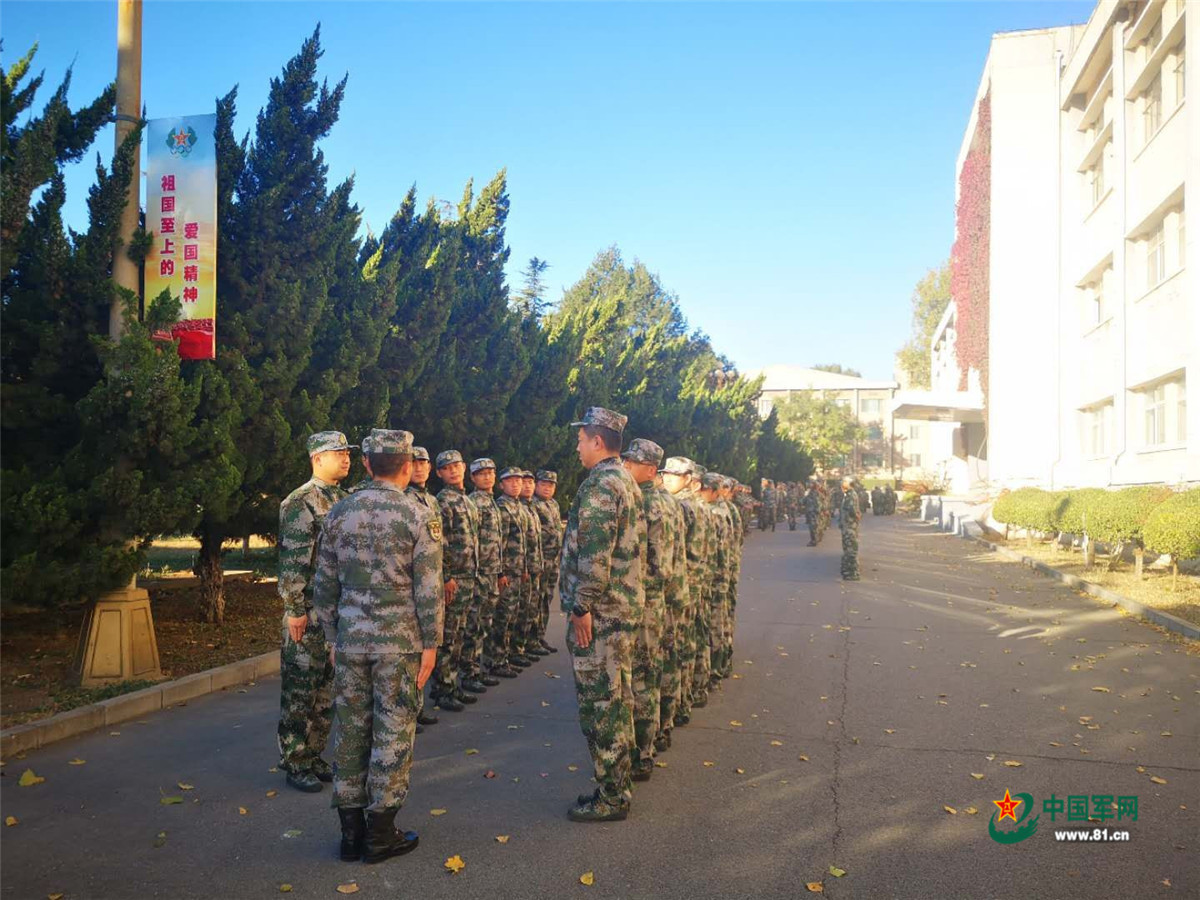 国家田径队赴军事体育训练中心军训