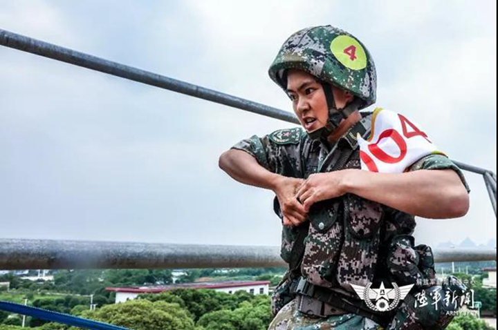 陆军特战奇兵-2019比武,瞧瞧这帮铁血硬汉!