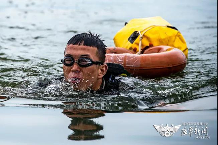 陆军特战奇兵-2019比武,瞧瞧这帮铁血硬汉!