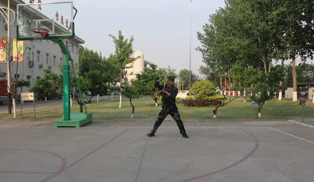 教你玩转军营里不一样的双节棍