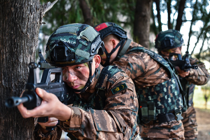 冬季练兵,看武警特战队员的帅气"瞄准"!
