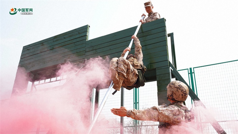 模拟实战攀爬训练