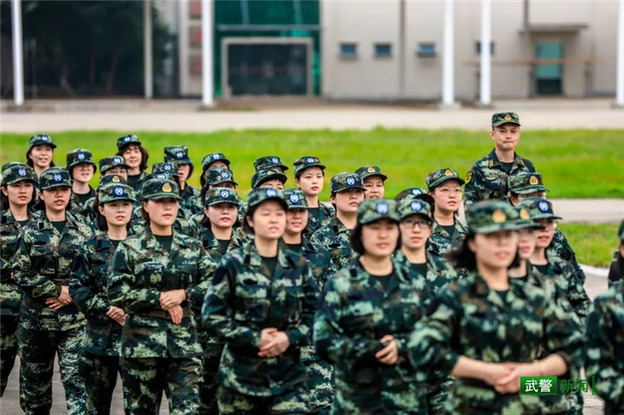 怎么样进入军队文职 309c236f8c3b21b9b6154a.jpg