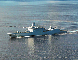 军营观察丨劈波斩浪，向着更加辽阔的深蓝