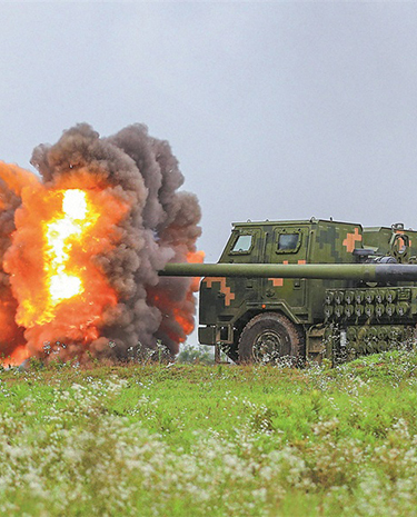 昼夜连贯砺精兵！陆军某旅火力分队组织实弹射击考核