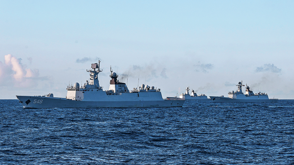 大洋淬锋——海军某驱逐舰支队训练掠影