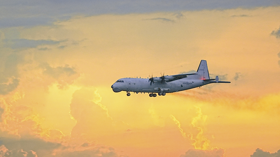 海军航空兵某部搜攻潜训练影像