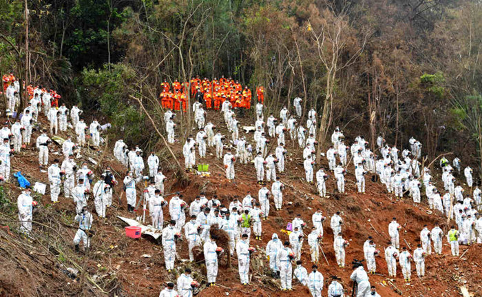 “3·21”东航MU5735航空器飞行事故现场举行遇难者哀悼活动