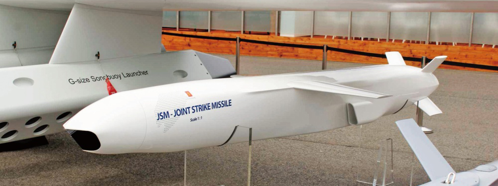 《中国国防报》推出整版报道剖析日本近期军事危险动向(图2)