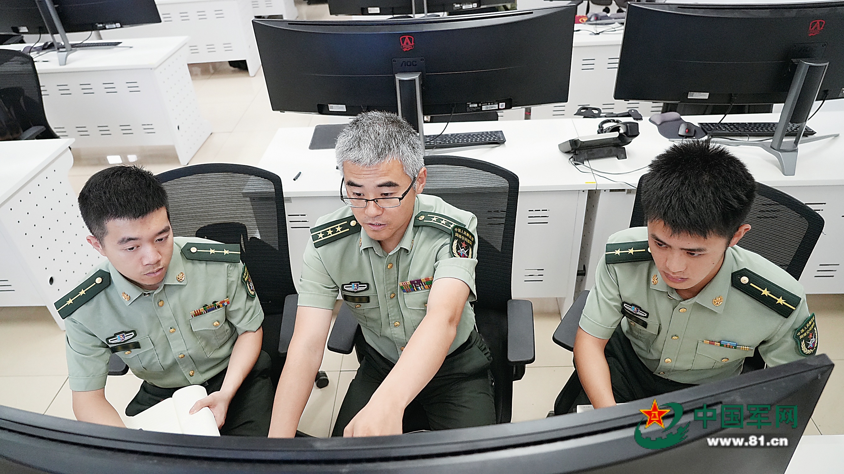 军营观察丨向战淬火从象牙塔开始(图1)
