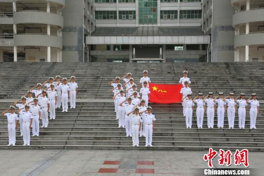 湖南南华大学海军国防生拍摄毕业照