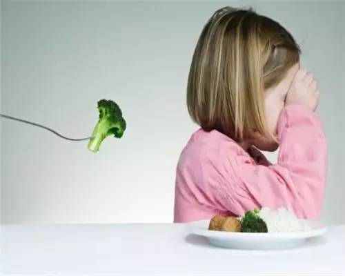 专家表示:孩子挑食原因不尽相同,需区别对待