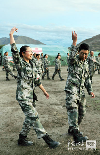 第41医院高原驻训场学习藏族舞蹈丰富业余生活