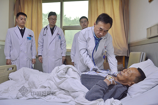 老人心脏是正常人的2倍 看医生不开刀如何为他