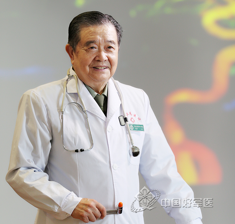 82岁老军医装了6枚支架仍接诊 对病人有求必应从不说"不"