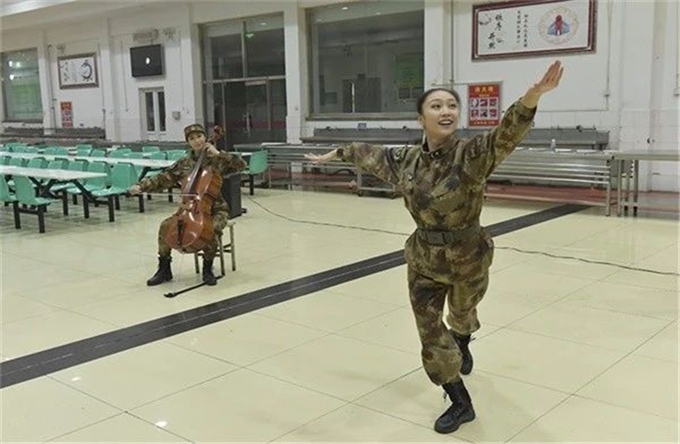 我是女兵!