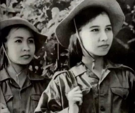 越战中 我军攻破越南女兵营地后 所见场景让人心酸