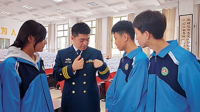 北部战区海军某基地援建陇南市武都八一中学