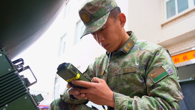 了不起的中国军人丨周长亮：跑出新时代通信兵的加速度