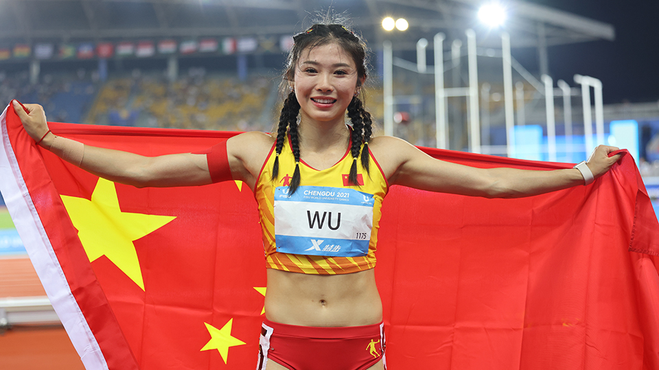 成都大运会｜ 12秒76 ！吴艳妮夺得女子100米栏决赛银牌，创个人最好成绩
