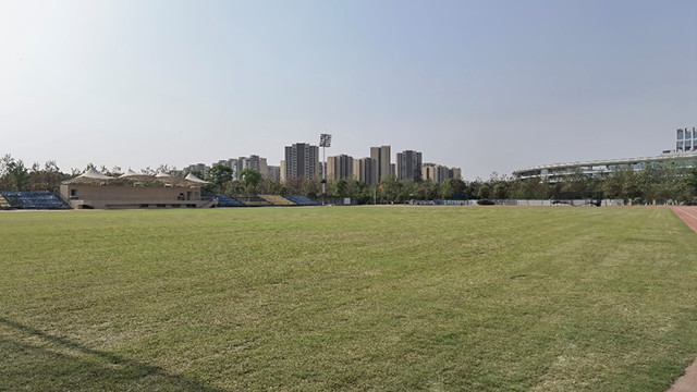 棠湖中学体育场