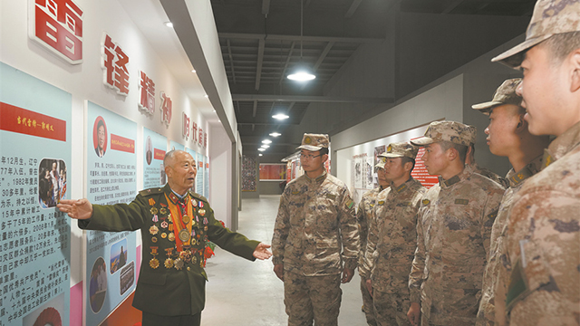 人民子弟兵积极弘扬雷锋精神：我们都是“雷锋传人”