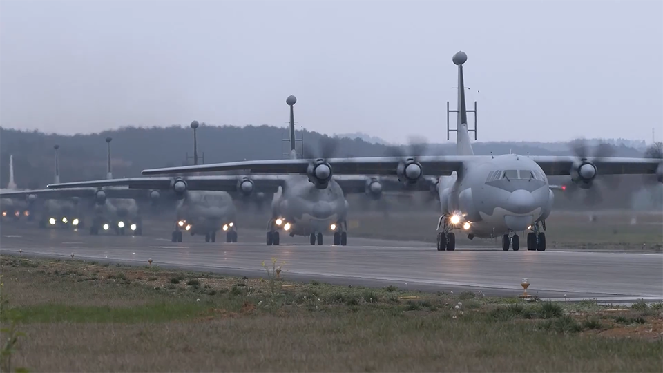 空军航空兵某师：狩猎空天 砺剑无形拨云雾