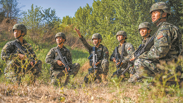 从排名垫底成长为精武标兵，这是一位武警上尉的越障人生
