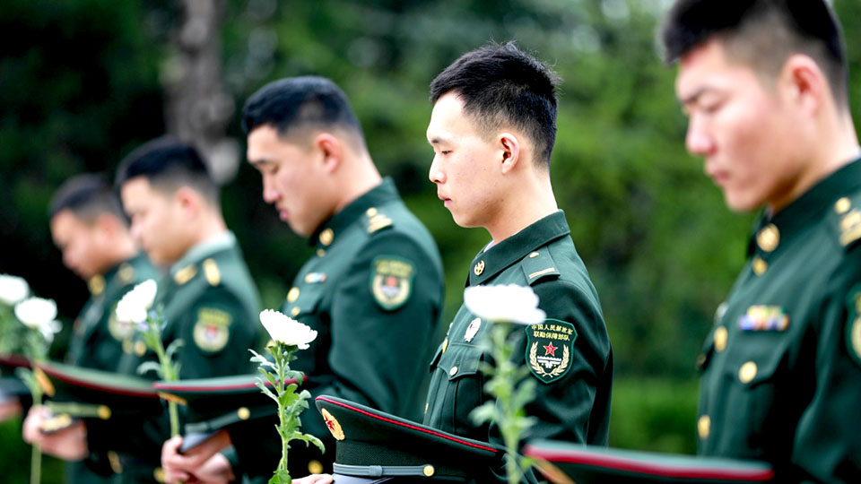 清明祭英烈 精神永流传