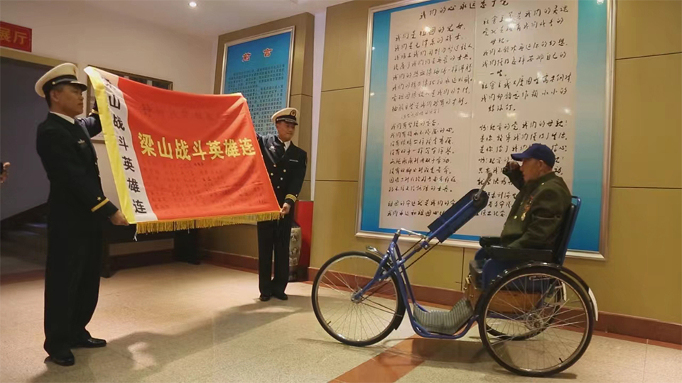 英雄全家福丨春节前夕，志愿军老战士周全弟见到了这群特别来客