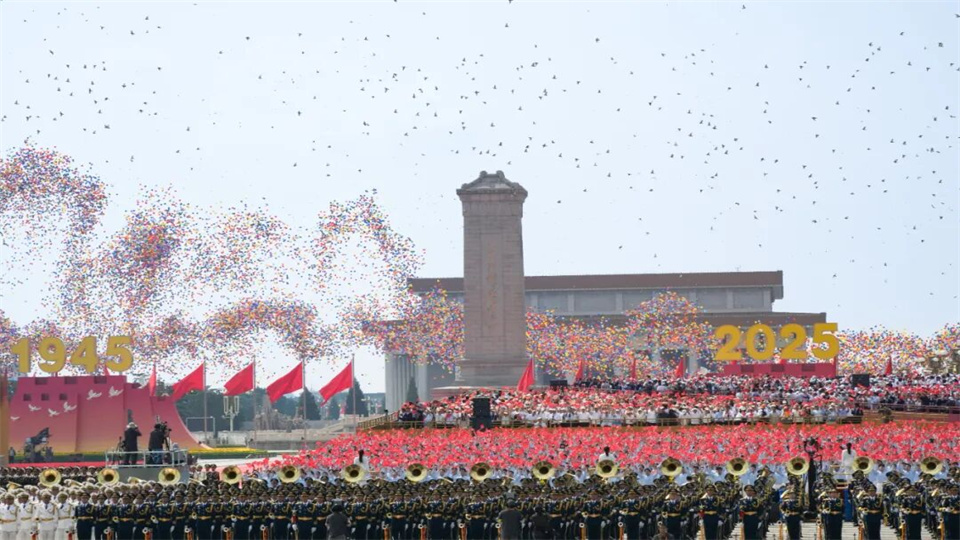 解放军画报出图，震撼满屏！