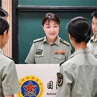 最美新时代革命军人风采丨傅婉娟：三尺讲台“播火者”