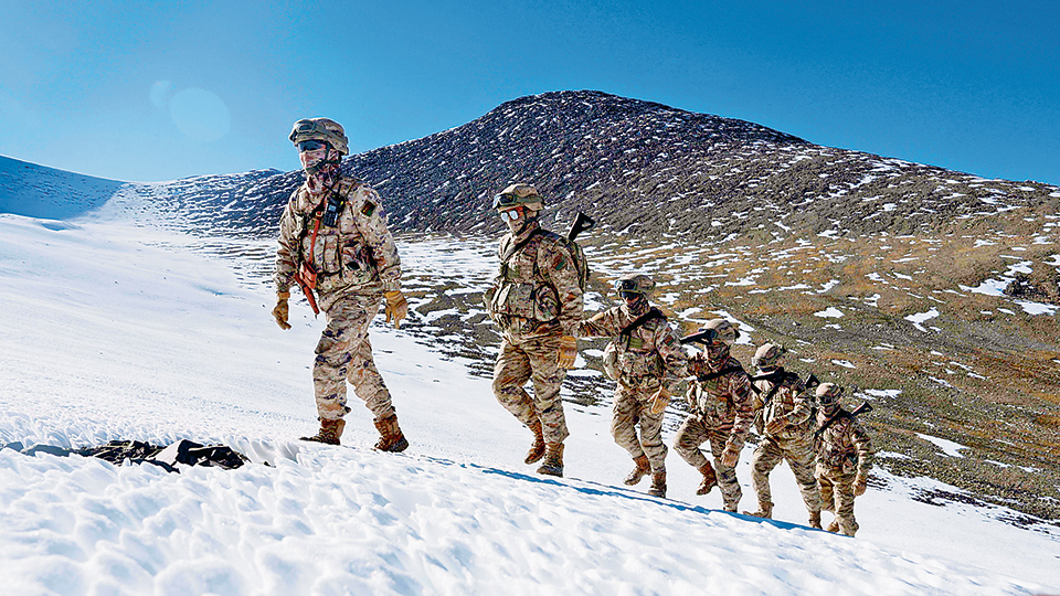 新疆军区某团“进藏先遣英雄连”冬训聚焦新质战斗力生成