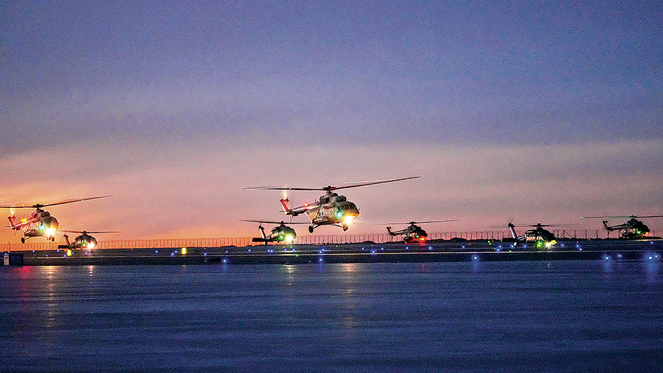 第76集团军某旅直升机实弹射击训练影像